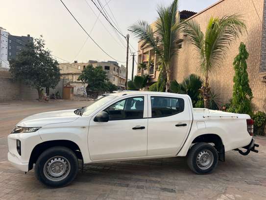 Mitsubishi L200 double cabine 2020 image 9