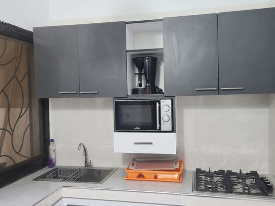 Joli studio meublé image 7