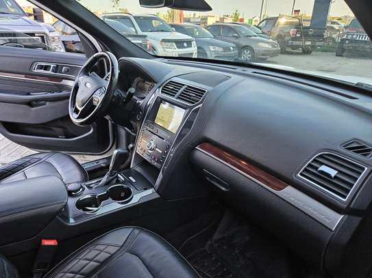 Ford explorer platinium image 3