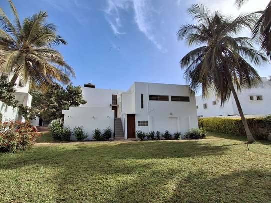 Très belle villa avec jardin image 1