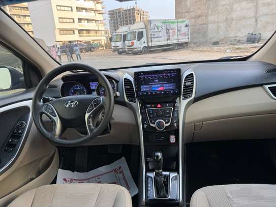 Hyundai Elantra gt image 12