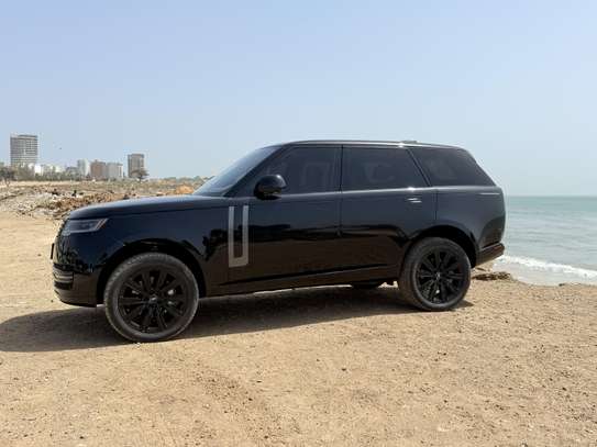 2023 Land Rover P400 image 2
