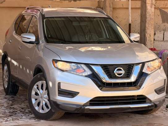 Nissan rogue image 2