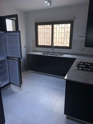 splendide appartement F4 à louer à Ngor Almadie image 2