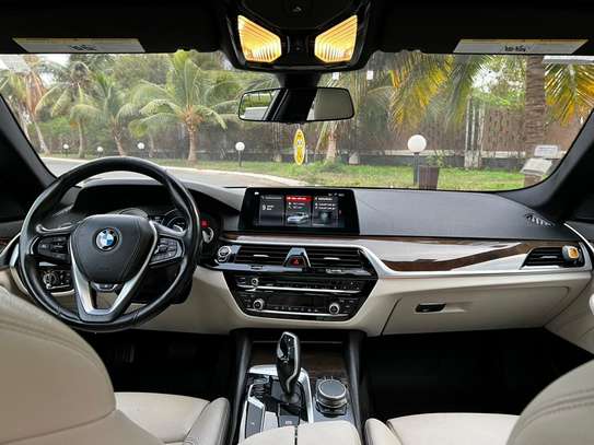 BMW 540i XDRIVE full options image 6