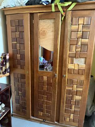VENDS ARMOIRE image 2