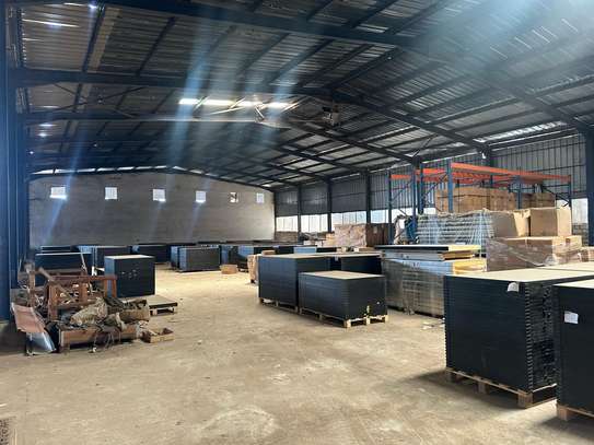 HANGAR A LOUER  1500m2 image 5