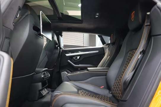 Lamborghini urus 2021 image 10