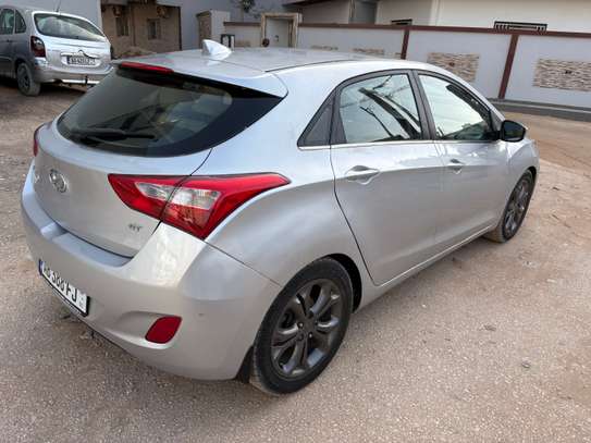 Hyundai Elantra gt image 9