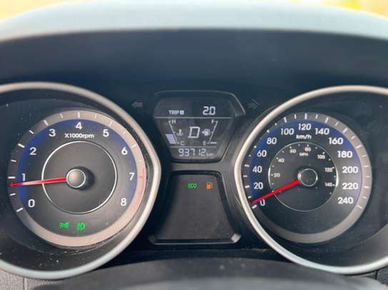 Hyundai elantra image 3