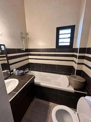 duplex f5 à louer ngor avec jardin image 4