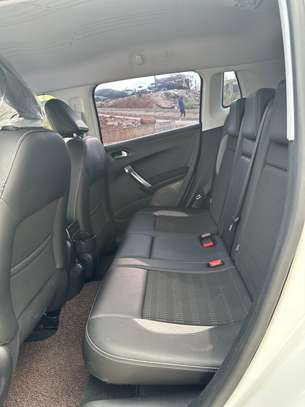 Peugeot 2008 2015 diesel image 4