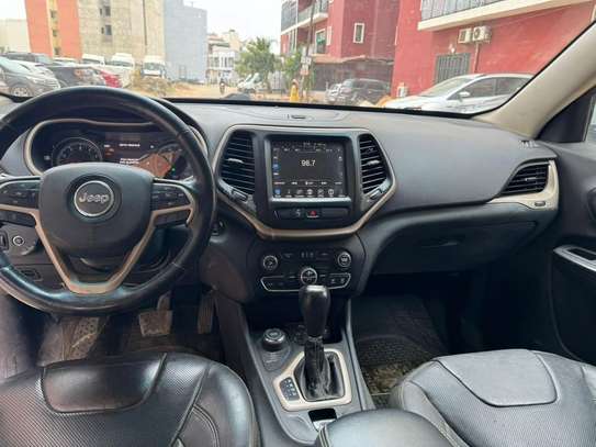 JEEP CHEROKEE image 9