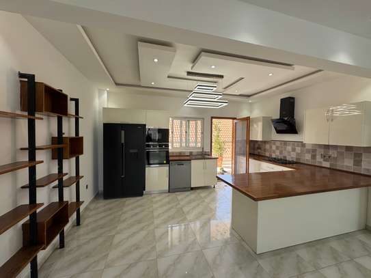 Appartement 4 chambres salon aux Almadie image 1