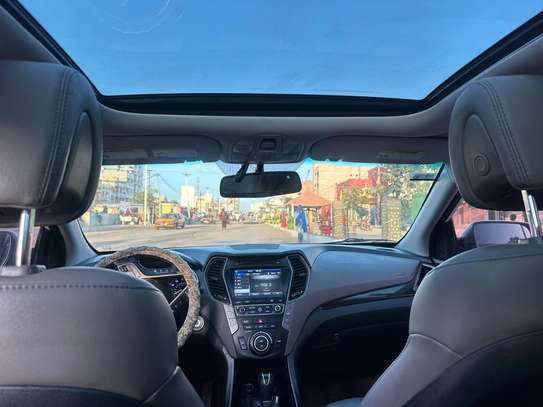 HYUNDAY SANTAFE 2017 Version 4x4 Full Options image 12