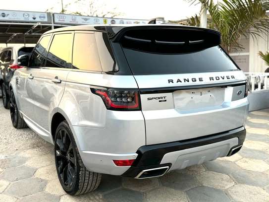 Range rover Sport HST image 14