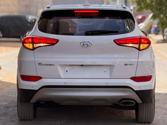 Hyundai tucson image 5
