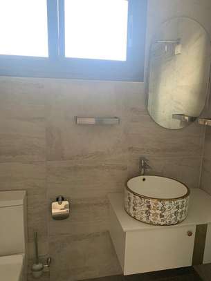 APPARTEMENT de types F4 A louer NGOR~ALMADIES image 6