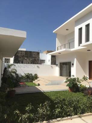 Villa  5 chambres à louer aux mamelles image 1