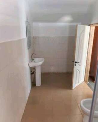 Sacré cœur bel mini studio meublé à louer image 5