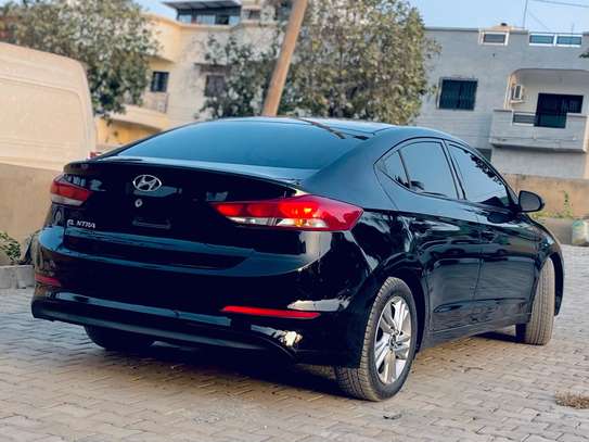 2017 Hyundai Elantra SE From Canada image 10