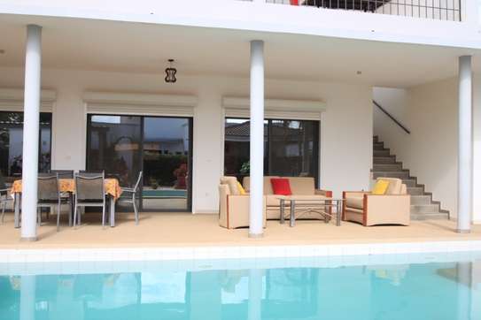 Villa de standing côté mer image 11