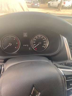Mitsubishi L200 image 8