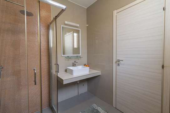 Appartement F3 meublé à louer aux Almadies image 13
