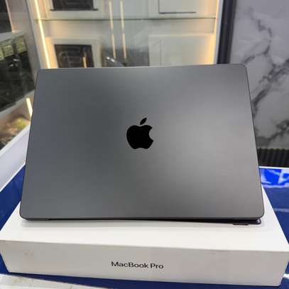 MacBook Pro M4 14 Pouces Ram 16Go SSD 512Go Neuf image 1