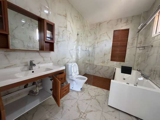 Appartement 4 chambres salon aux Almadie image 4