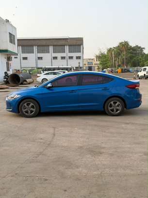 Hyundai AVANTE 2017 image 8