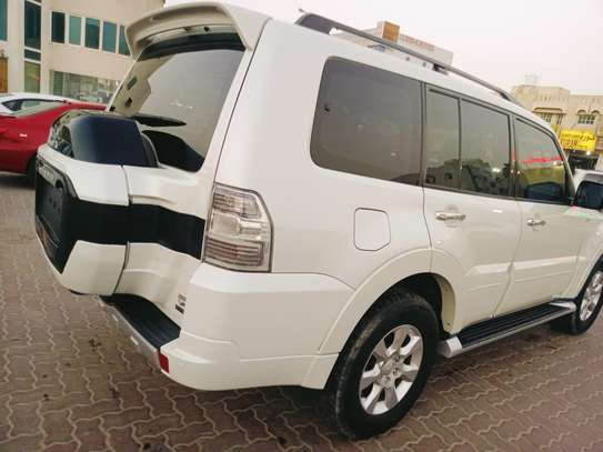 Mitsubishi Pajero GLS Platinium image 4