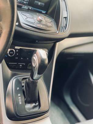 Ford Escape image 4