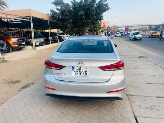 HYUNDAI ELANTRA 2017 image 6