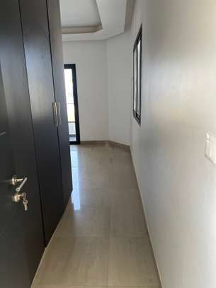 Appartement F3 vide à louer aux Mamelles, cité Mbakiyou Faye image 6