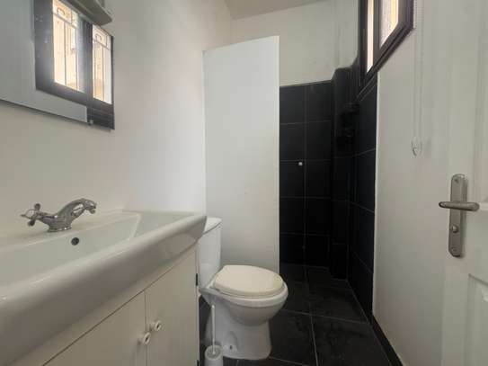 Villa F5 à louer au Almadie derrière Philippe Moris image 11