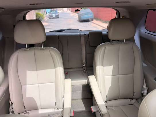 Kia Carnival 2016/17 image 9