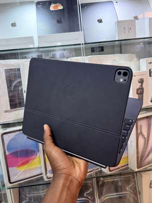 Ipad Pro 13" M4 512Go Wi-Fi + Cellulaire & Magic Keyboard image 4