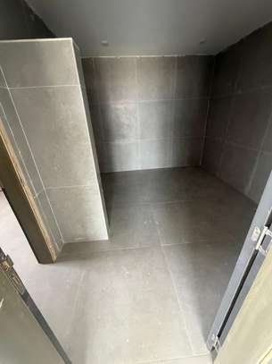 BUREAUX NEUFS DISPONIBLES – CITÉ KEUR GORGUI image 10