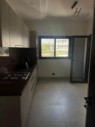 APPARTEMENT F4 AU POINT E image 3