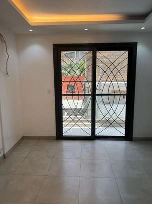 Appartement F4 à louer au Point E image 5