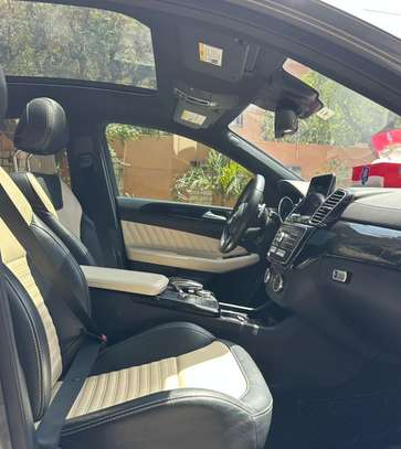 Mercedes gle 43 amg image 8