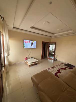 Villa moderne spacieuse 3 niveaux avec garage double image 3