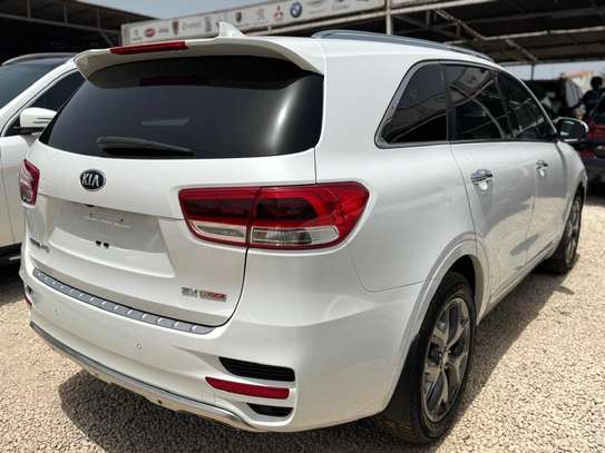 Kia sorento EX image 8