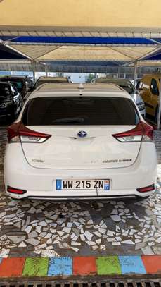 Yoyota auris 2018 image 4