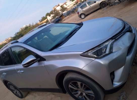 Rav 4 2017 image 3
