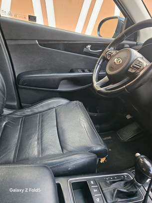 Kia Sorento image 9