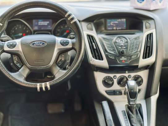 FORD FOCUS SE ANNÉE 2013 image 9