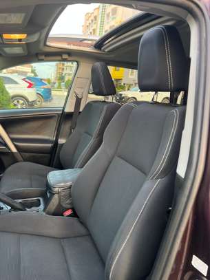Toyota Rav4 Xle image 8