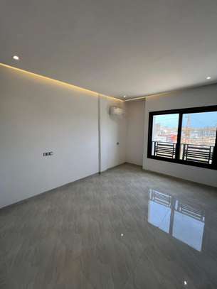 F4 neuf très moderne neuf visible aux Almadies image 10